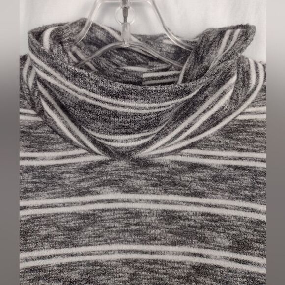 Anthropologie Postmark Mila Grey Striped Oversized Top Size Medium Gray Boxy - Picture 4 of 10